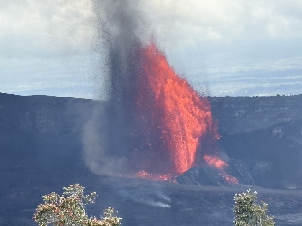 Zoomed in view of the eruption.
